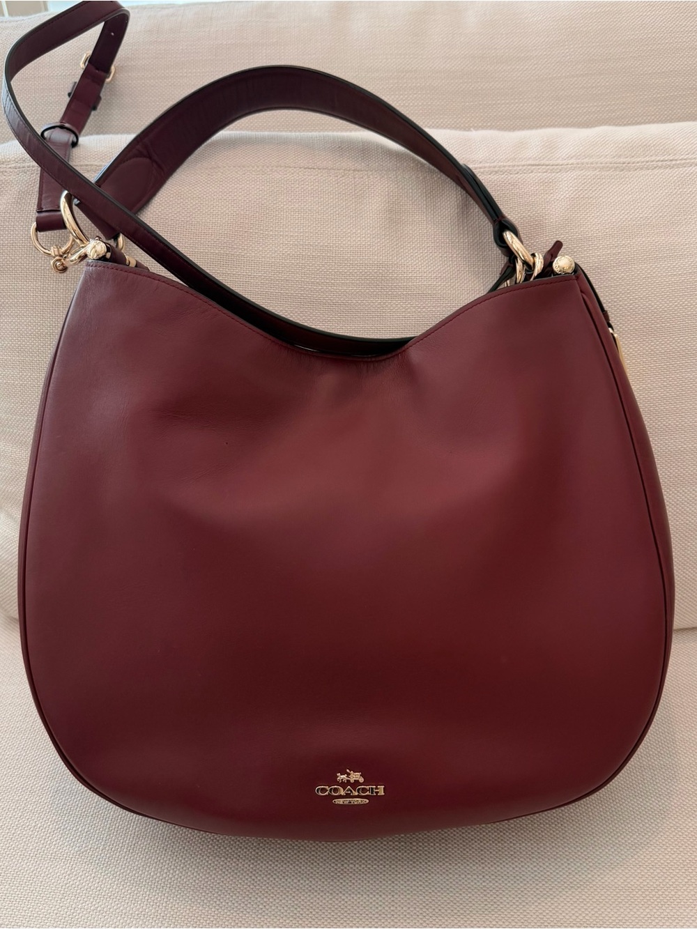 COACH Nomad Hobo Bag • Oxblood Glovetanned Leather • Style 36026 • Like New